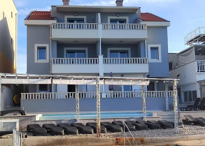 Poseidon דירה סרסר